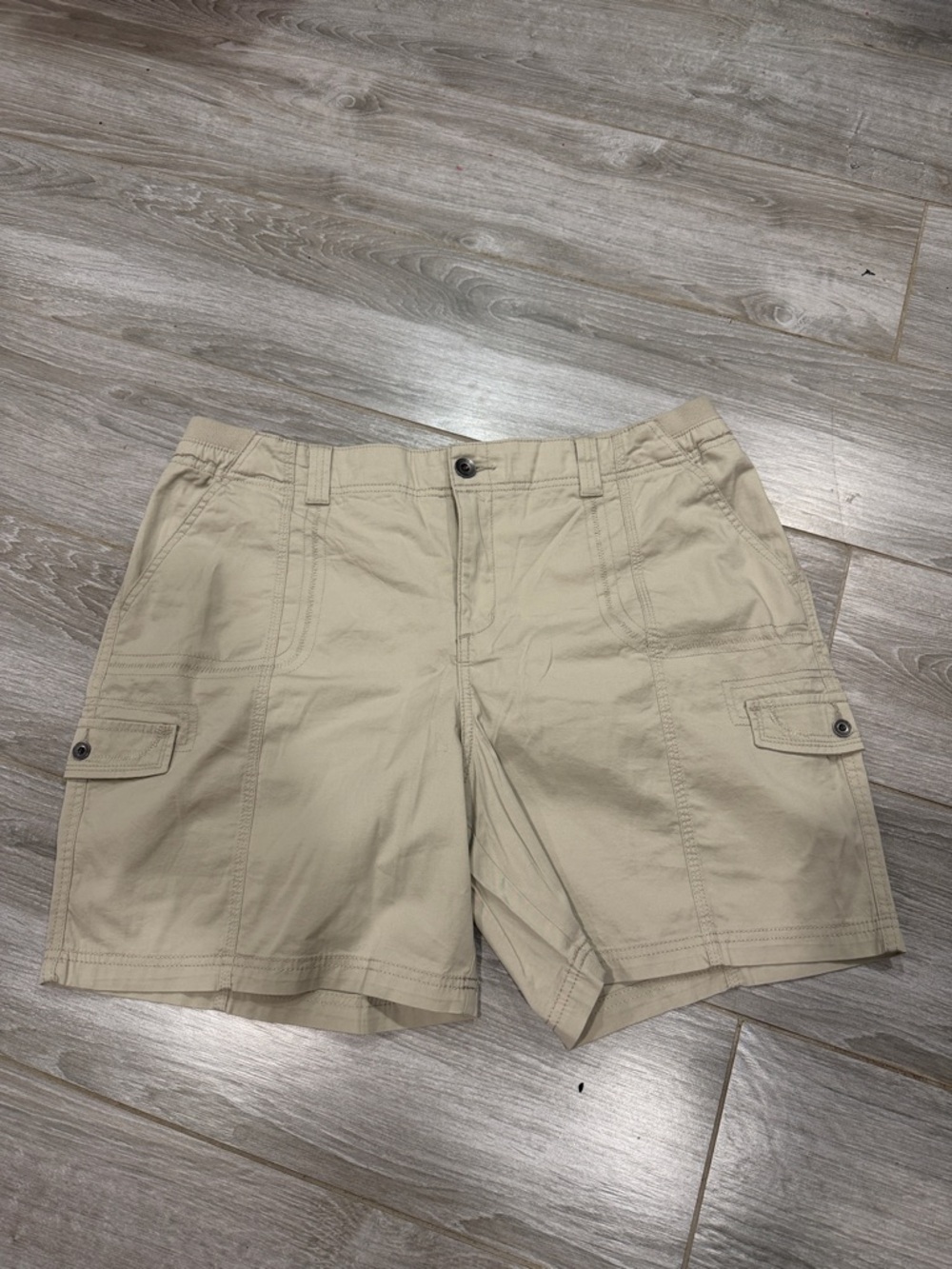 Style & Co. Women's Light Khaki Cargo Shorts size 18